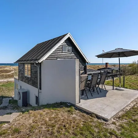 3 Bedroom Lovely In Semesterbostad