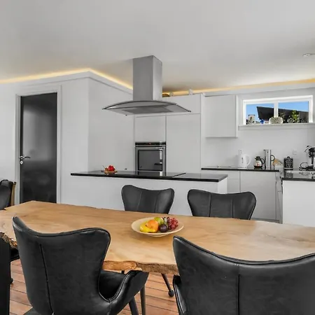 3 Bedroom Lovely In